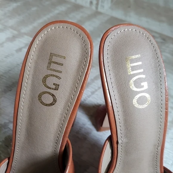 EGO Faux Leather Sculptured Heel Mule - Picture 15 of 16